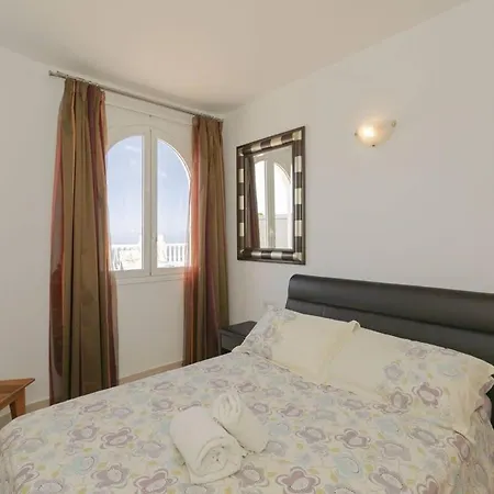 Athena With Private Heated Pool And Sea Views 别墅 阿德耶