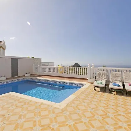 Athena With Private Heated Pool And Sea Views 别墅