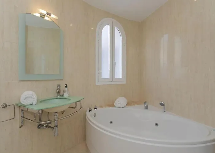 Athena With Private Heated Pool And Sea Views *